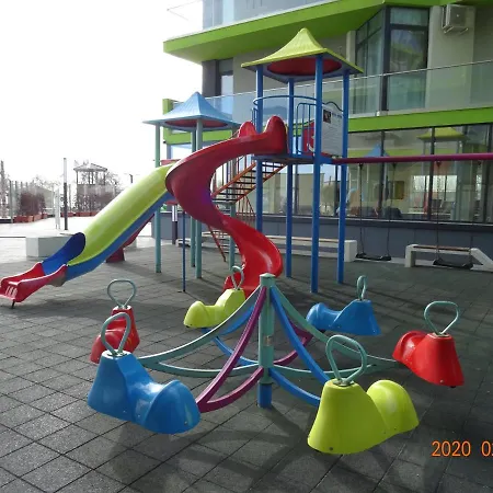 Teemo Apartment, Alezzi