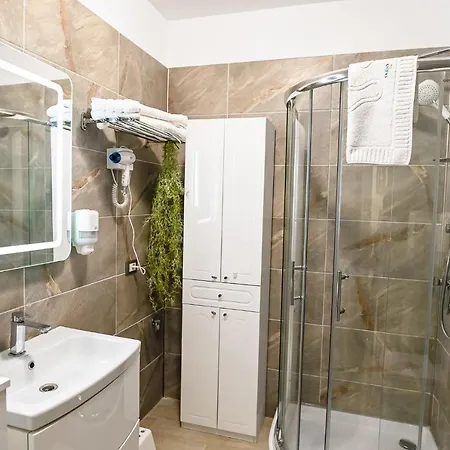 Teemo Apartment, Alezzi * Năvodari